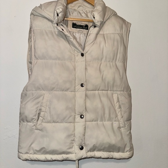 Cream Puffer Vest - Picture 1 of 4